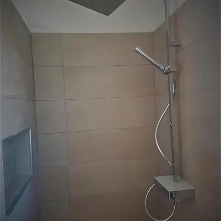 Alexandra Villa *
